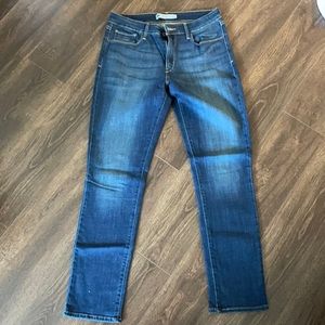 Levi’s mid rise skinny jeans
